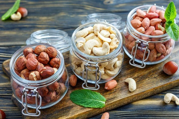 can dogs eat peanuts